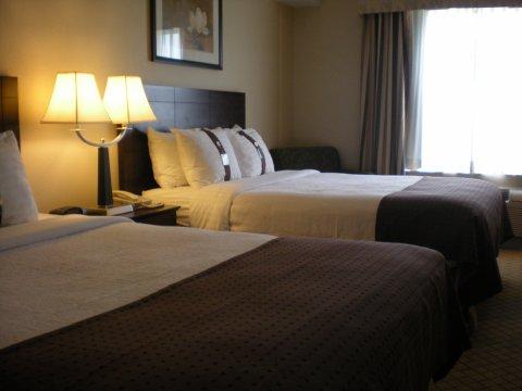 Courtyard By Marriott London Hotel Екстериор снимка